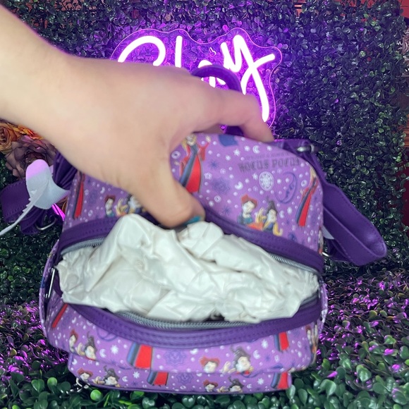 NWT Hocus Pocus Loungefly Backpack - Picture 4 of 5